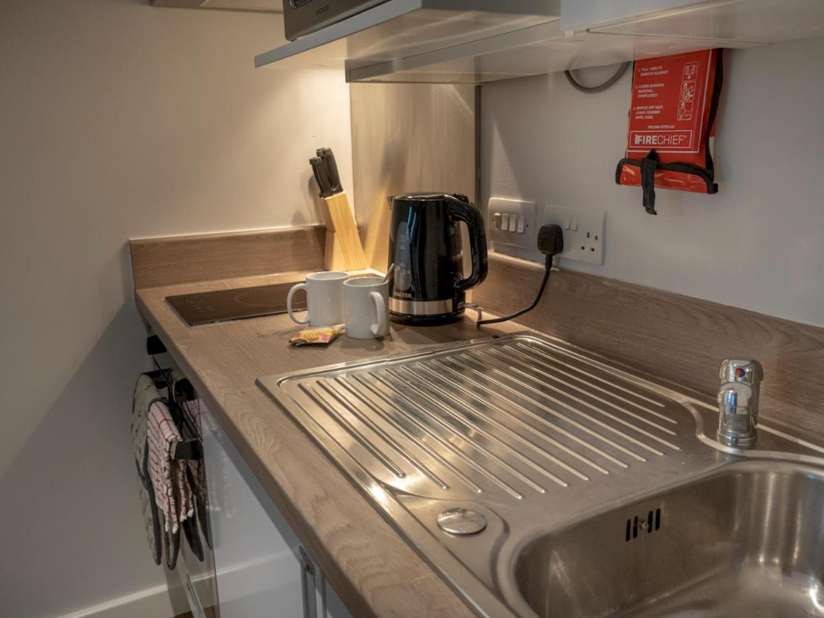 링컨 Pass The Keys Cosy High Street Studio With Free Parking 아파트 외부 사진